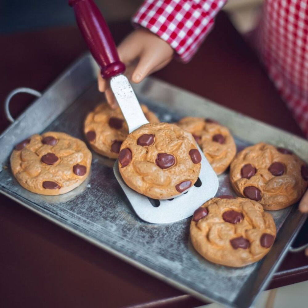 The Queen's Treasures 18 In Doll  8 Piece Chocolate Chip Cookie Baking Set